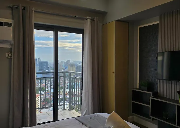 Aparthotel Cozy Urban In Grand Residences With Balcony